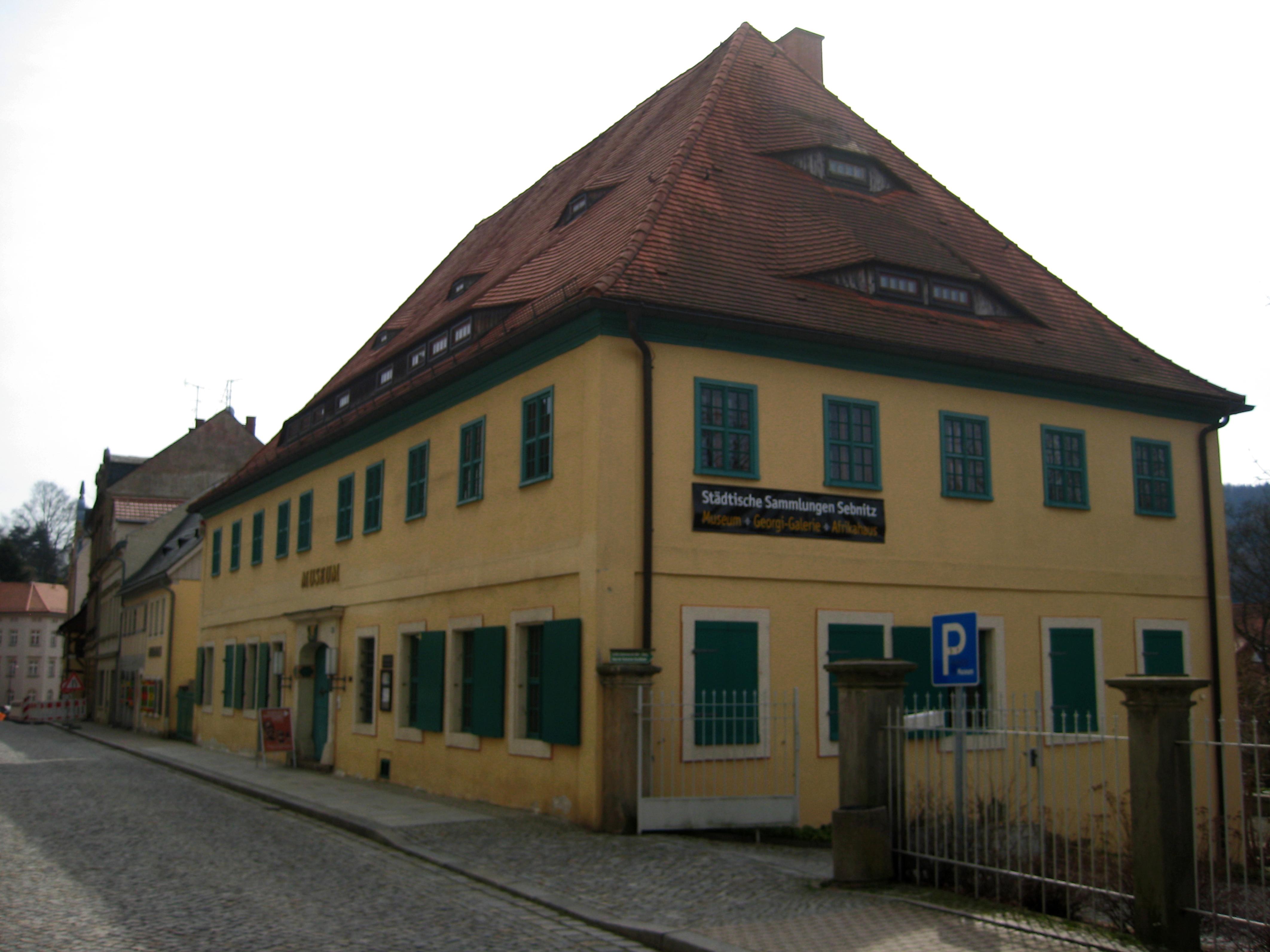 Kunstblumen- und Heimatmuseum